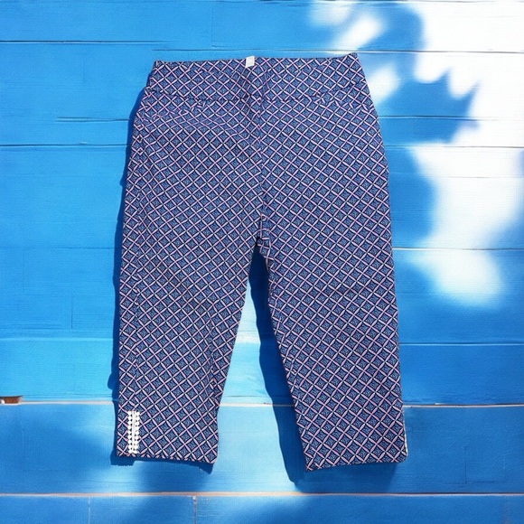 Chico’s Perfect Stretch Royal Blue/Pink/White Geometric Print Capris - Picture 4 of 15